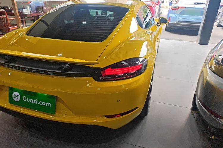 Used Porsche 718 2016 Cayman 2.0T
