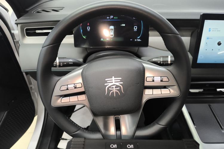 Used BYD Qin PLUS 2025 DM-i Smart Drive 55KM Leading Model Steering Wheel