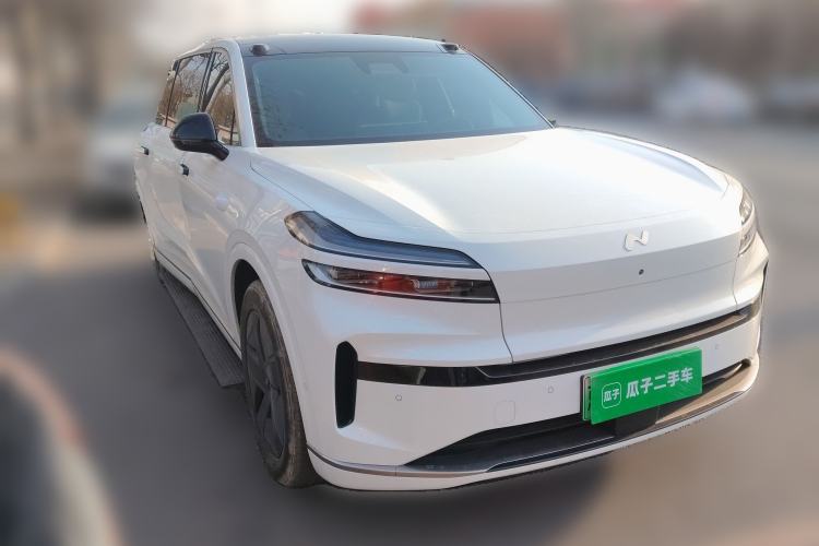 Used ONVO Luxeed L90 2025 Model—Max Six-Seater Version Front Right 45 Deg