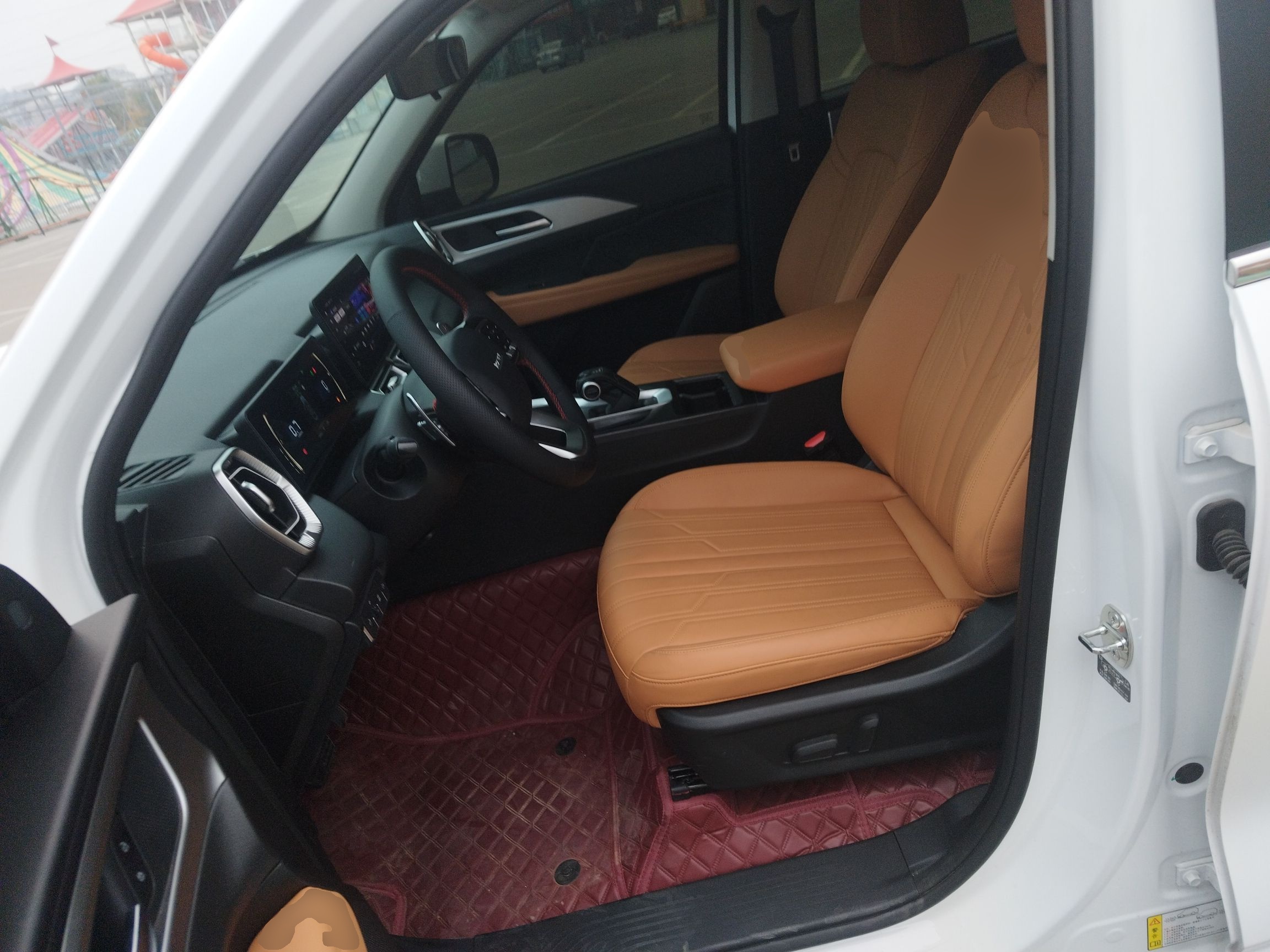 المقاعد الأمامية داخل السيارة