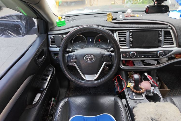 Used Toyota Highlander 2017 2.0T Four-Wheel Drive Luxury Edition 7 Seats Steering Wheel