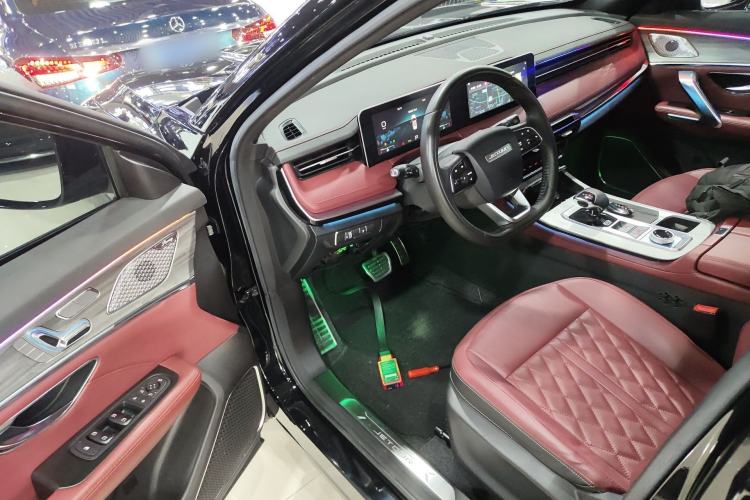 Used JETOUR X70 PLUS 2023 1.5T DCT Brave PLUS 7-Seater
