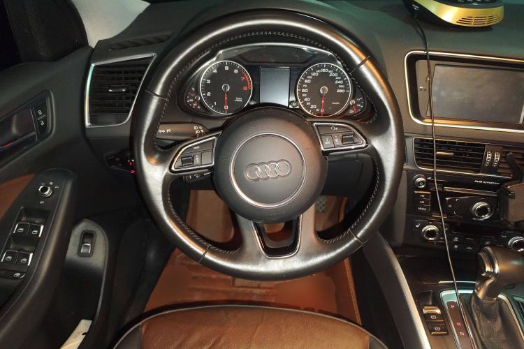 Used Audi Q5 2016 40 TFSI Technology Edition Steering Wheel