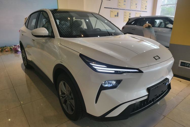 Used Bestune Yueyi 03 2025 445km Joyful Edition Front Right 45 Deg