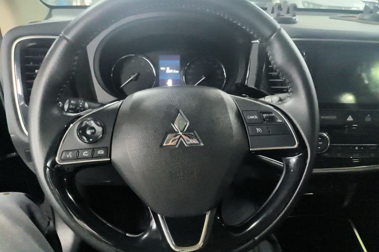 Used Mitsubishi Outlander 2020 2.0L Two-Wheel Drive Comfort Edition 7-Seater