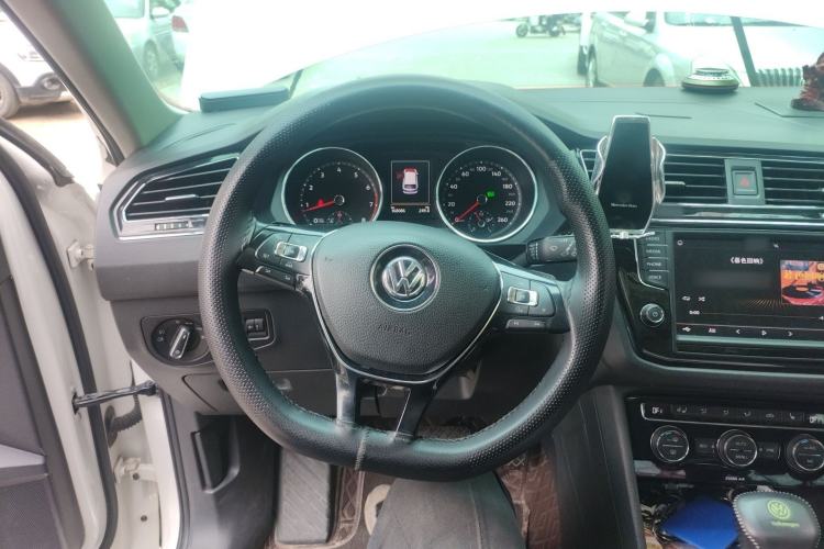 Used Volkswagen Tiguan L 2018 330TSI Automatic Two-Wheel Drive Luxury Edition Steering Wheel