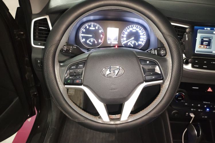 Used Hyundai Tucson 2018 1.6T Dual-Clutch Two-Wheel Drive 15th Anniversary Special Edition Steering Wheel