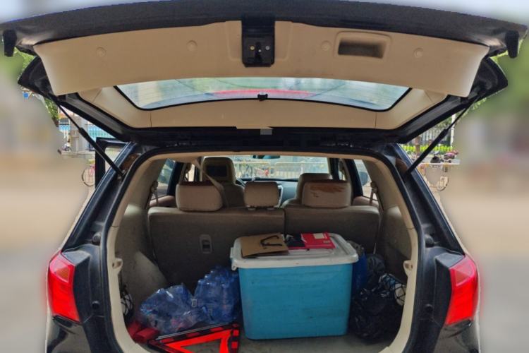 Used Haima S7 2013 2.0L Automatic ZhiShang Version Trunk