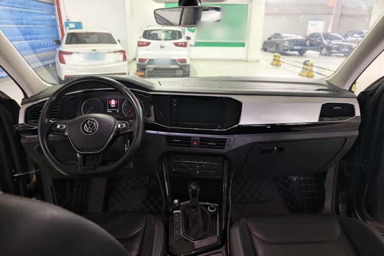 Used Volkswagen Tayron 2020 330TSI Two-Wheel Drive Luxury Smart Connectivity Version Center Console