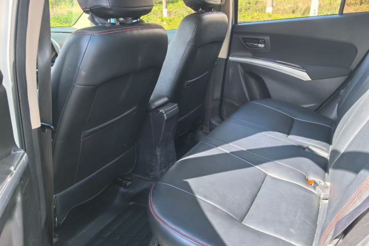 Used Suzuki S-Cross 2015 1.6L CVT Two-Wheel Drive Entry-Level Trim
