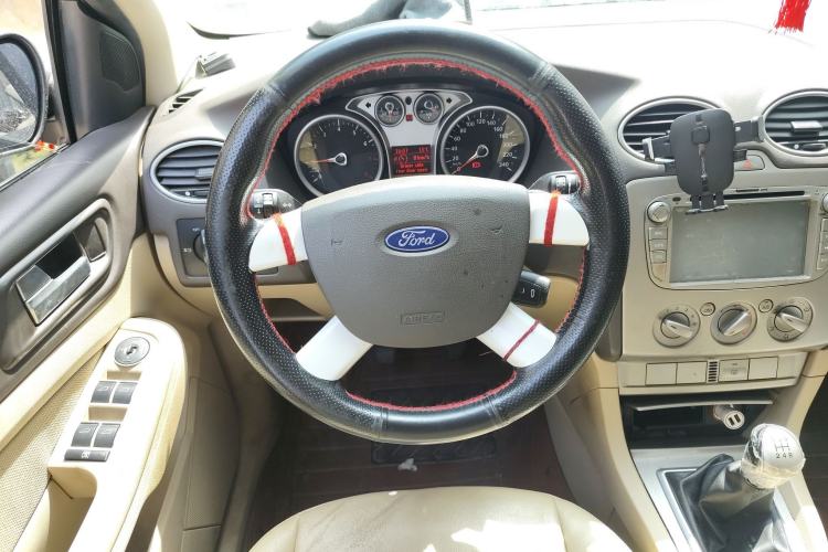 Used Ford Focus 2013 Sedan Classic 1.8L Manual Base Model