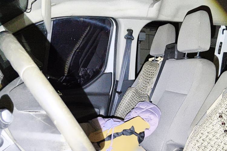 Used Ford Transit 2017 2.0T Diesel Multi-Function Commercial Vehicle Mid-Drive Mid-Roof China V Standard
