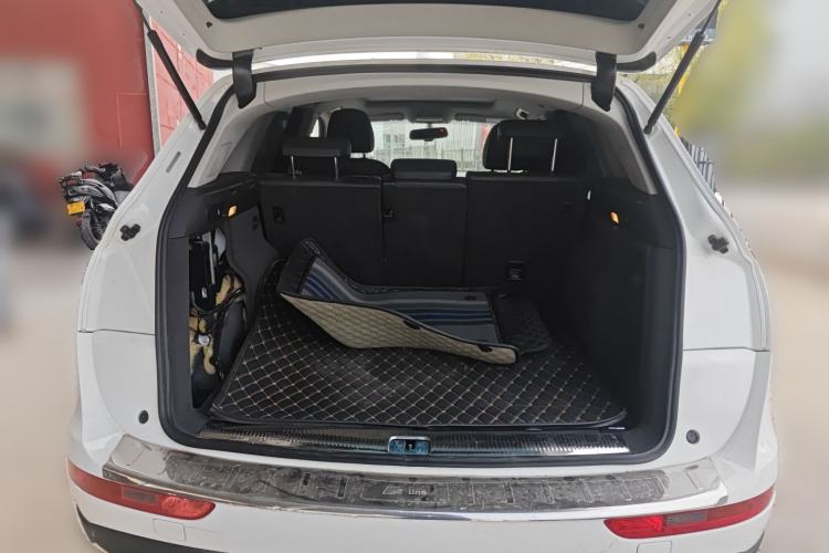 Used Audi Q5 2017 40 TFSI Comfort Model Trunk