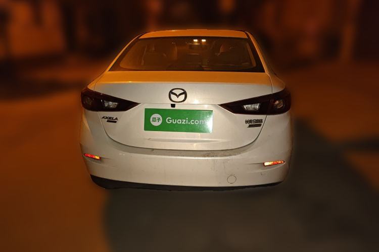 Used Mazda 3 Axela 2014 Sedan 1.5L Automatic Comfort Model
