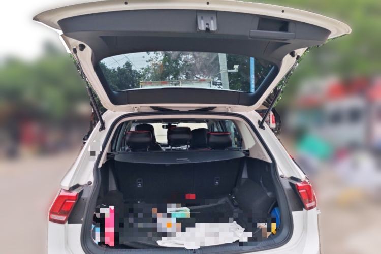 Used Volkswagen Tiguan L 2017 330TSI Automatic Two-Wheel Drive Luxury Edition Trunk