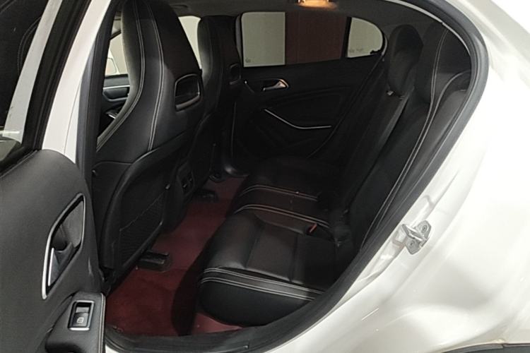Used Mercedes-Benz GLA 2016 GLA 200 Fashion Model Left Rear Seat