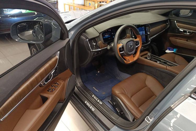 Used Volvo V90 2022 Cross Country B5 AWD Smart Range Edition
