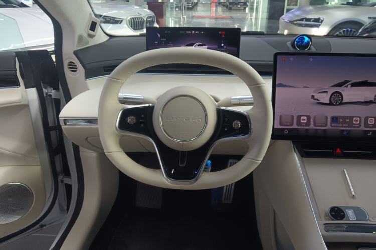Used Hima Luxeed S7 2025 855 km Max Steering Wheel