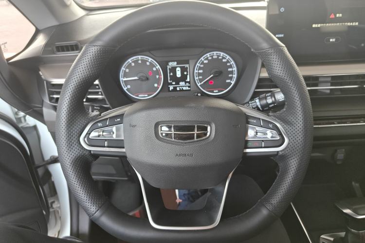 Used Geely Auto Vision X3 2021 PRO 1.5L CVT Deluxe Model
