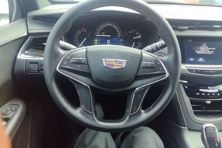 Used Cadillac XT5 2018 28E Four-Wheel Drive Tech Version