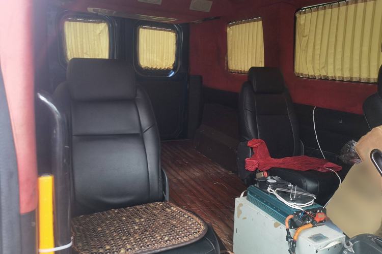 Used Iveco Eurocargo 2018 2.3T Short-Wheelbase Low-Roof Multi-Purpose Van with Side Sliding Door F1A