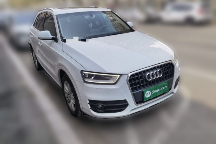 Used Audi Q3 2015 35 TFSI Comfort Model Front Right 45 Deg