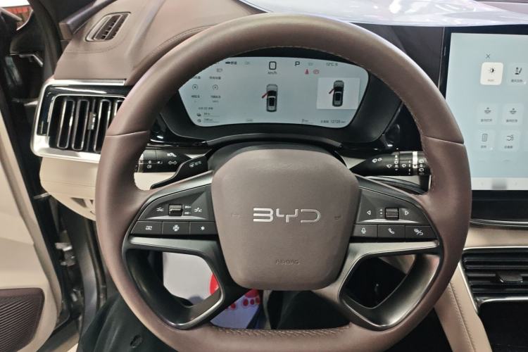 Used BYD Song PLUS New Energy 2025 DM-i Smart Drive 112KM Prestige Model Steering Wheel