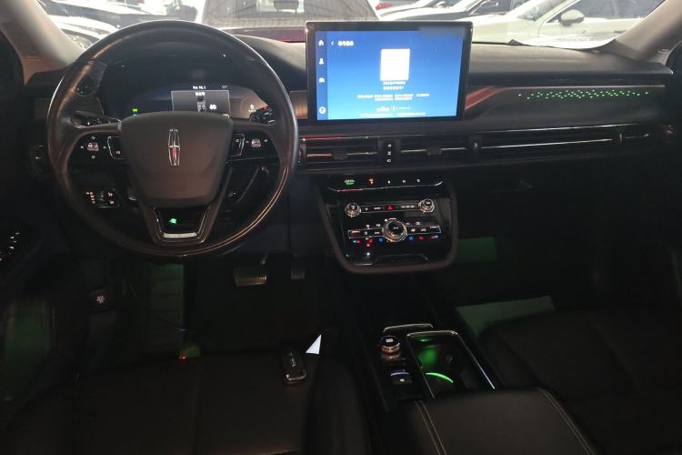 Used Lincoln Corsair 2021 2.0T Two-Wheel Drive Deluxe Edition Center Console