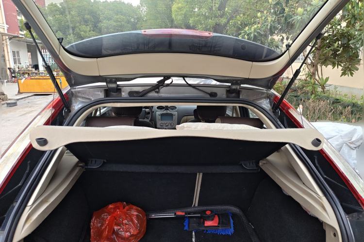 Used Ford Focus 2011 Hatchback 1.8L Automatic Fashion Edition
