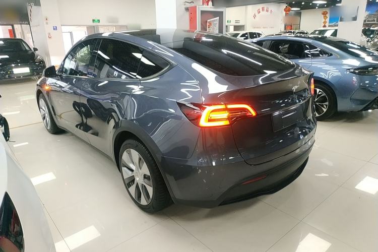 Used Tesla Model Y 2022 Rear-Wheel-Drive Version Exterior 2