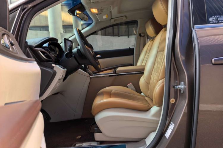 Used Buick GL8 2021 Land Cruiser Executive Class 652T Comfort Model Interior 7