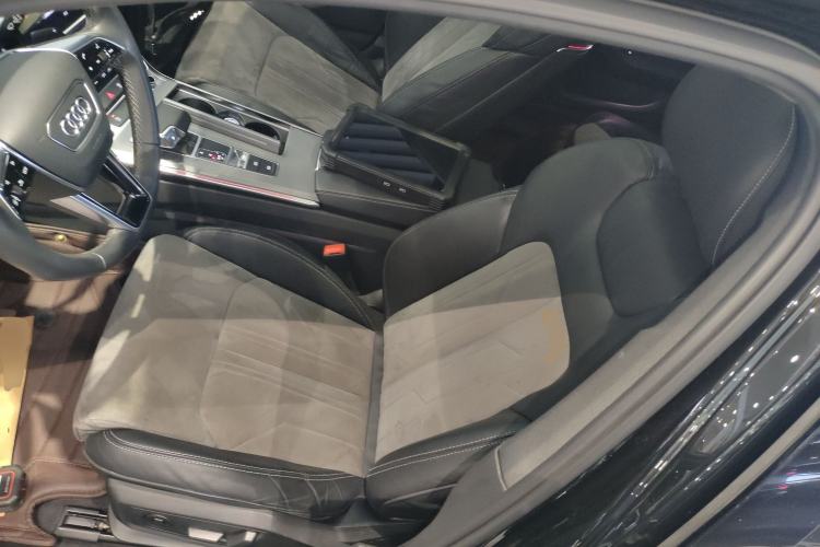 Used Audi A6L 2022 40 TFSI Luxury Dynamic Model
