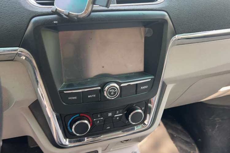 Used Jinbei New Hiace S 2022 1.5L Wealth Edition Air-Conditioner-Free Truck China VI Standard SWC15M