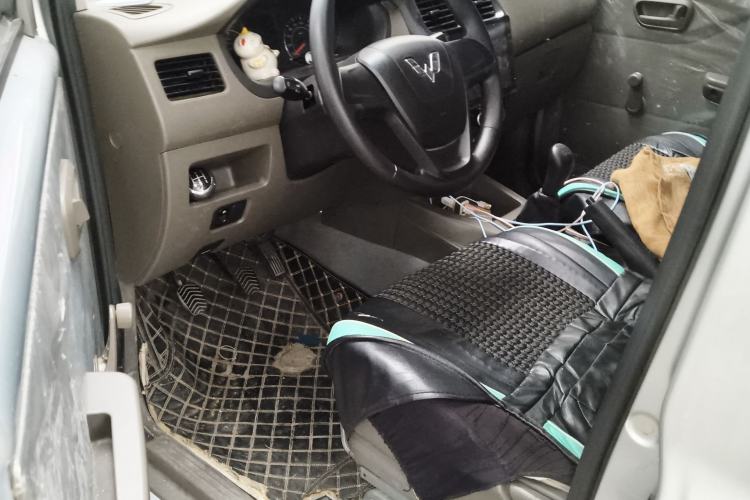 Used Wuling Rongguang V 2018 1.5L Practical Version Driver Seat