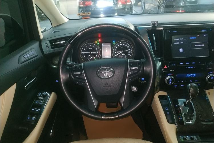 Used Toyota Alphard 2018 Revised Version 3.5L Premium Edition
