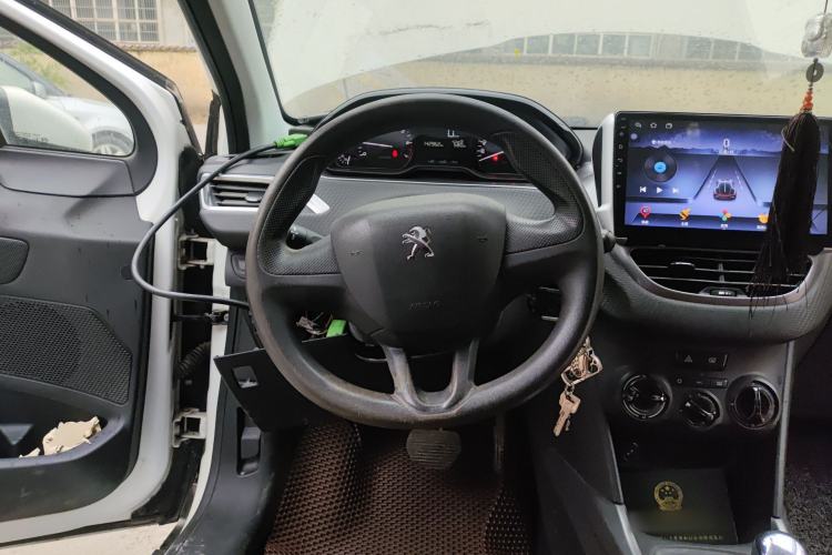 Used Peugeot 2008 2015 1.6L Automatic Playcool Edition Steering Wheel