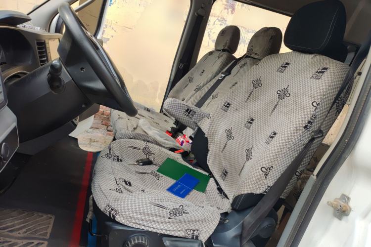 Used SAIC MAXUS Xintu V80 2021 2.0T Manual Classic Aoyuntong 139 PS Mid-axle Mid-roof 6/7/8/9-Seater Left Front Seat