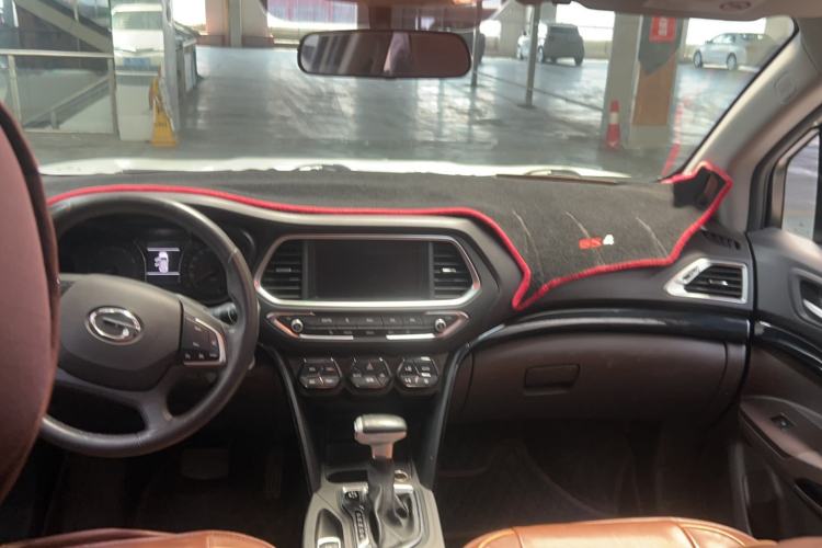 Used GAC Trumpchi GS4 2017 235T Automatic Two-Wheel Drive Luxury Smart Connectivity Version Center Console