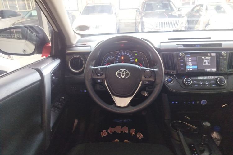 Used Toyota RAV4 2016 2.0L CVT Two-Wheel Drive Comfort Edition China V Standard