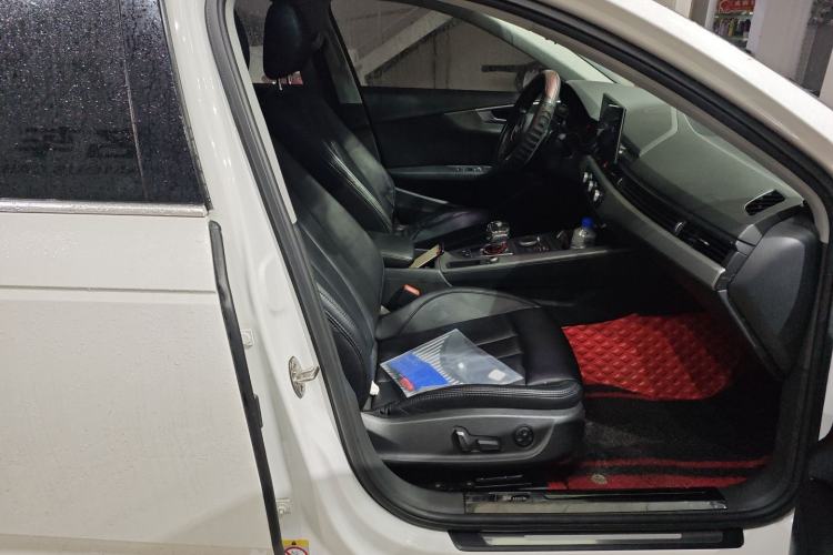 Used Audi A4L 2017 40 TFSI Ambition Edition
