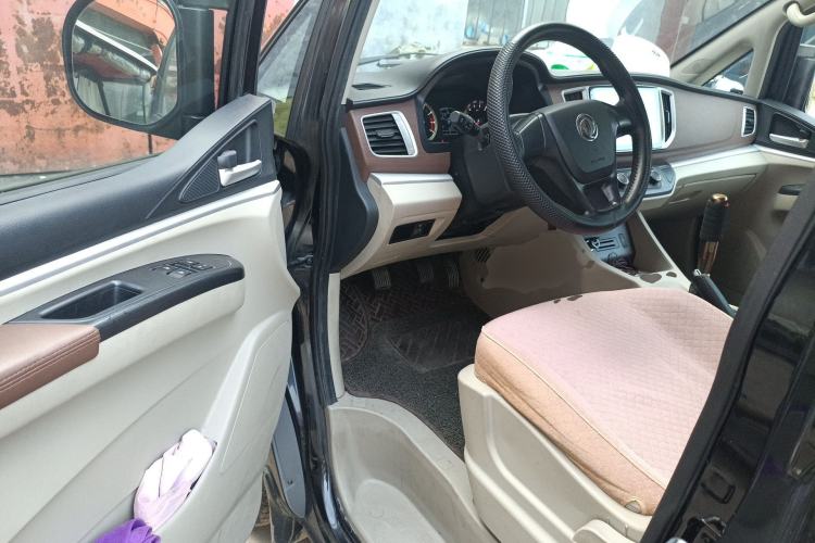 Used FORTHING Lingzhi 2020 M5L 1.6L Comfort Edition 7-Seater Driver Seat