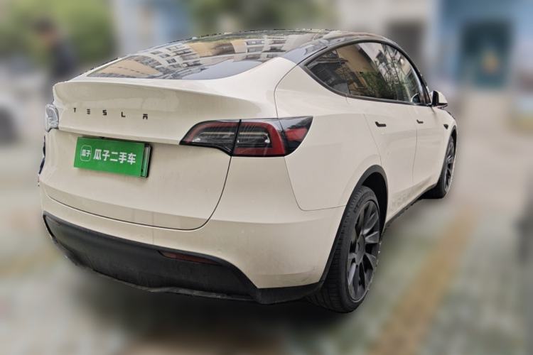 Used Tesla Model Y 2021 Long-Range All-Wheel-Drive Version 3D7
