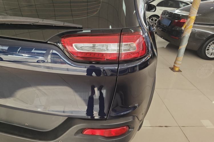 Used Jeep Cherokee 2016 2.4L Professional Smart Version