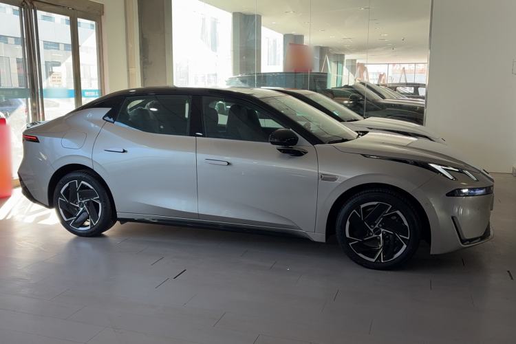 Used Lynk & Co 07 2024 EM-P 126 Long-Range Halo
