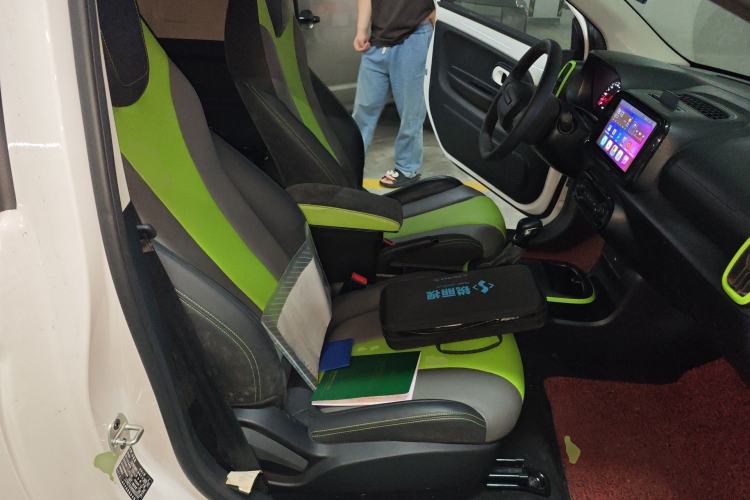 Used Roewe Clever 2021 302 km New Four-Seater Super-Efficient Version