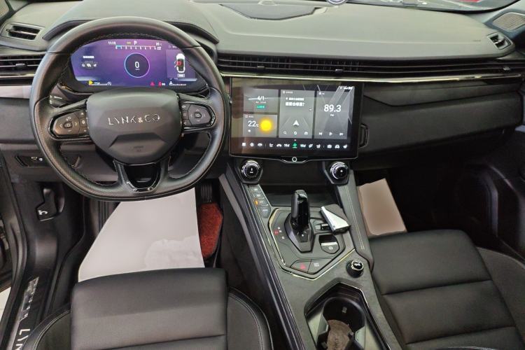 Used Lynk & Co 01 2021 2.0TD Four-Wheel Drive Hype-Halo Center Console