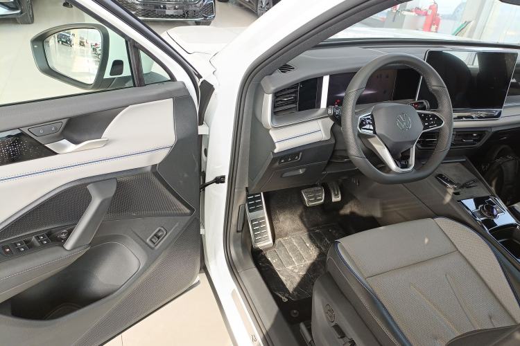 Used Volkswagen Tayron 2025 Tharu L 330TSI Two-Wheel Drive Elite City Package