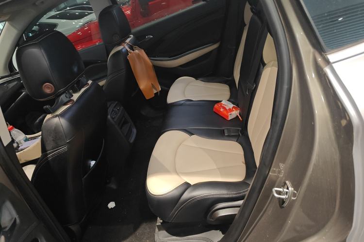 Used Buick Envision 2018 28T Four-Wheel Drive Luxury Model Left Rear Seat