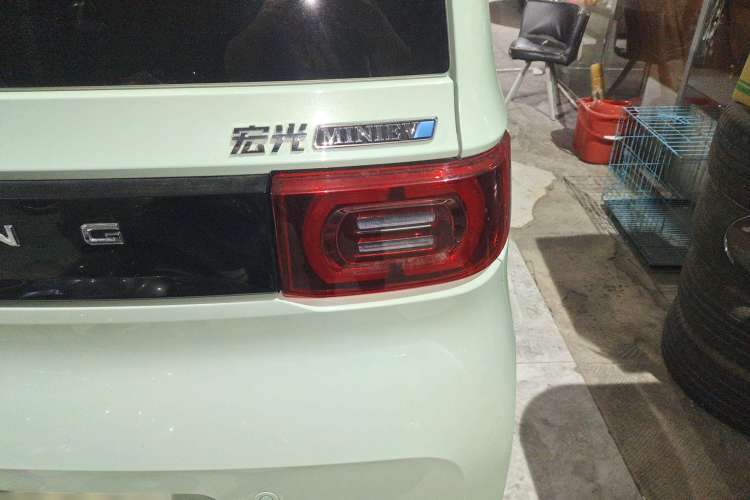 Used Wuling Hongguang MINIEV 2021 Macaron Sandwich Model 120 km Lithium Iron Phosphate