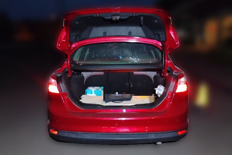 Used Ford Focus 2012 Sedan 1.6L Manual Comfort Model Trunk